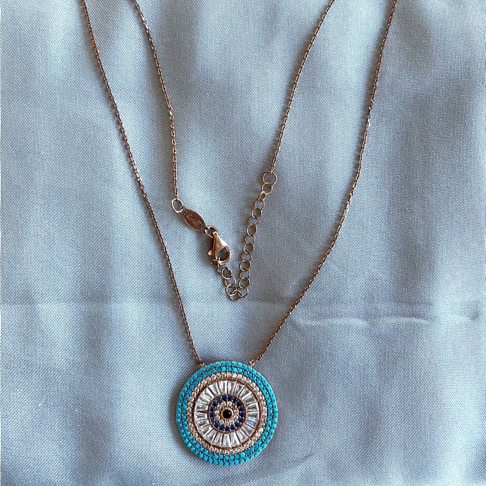 Very pretty adjustable necklace